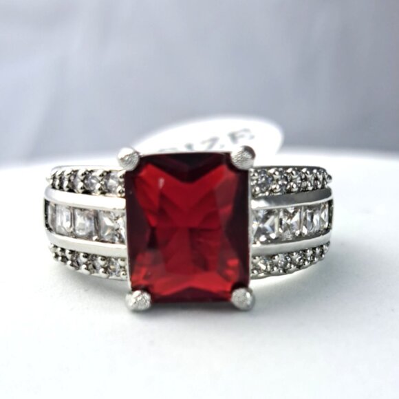 18K White Gold Filled Rich Red Stone Cocktail Ring - Picture 5 of 5